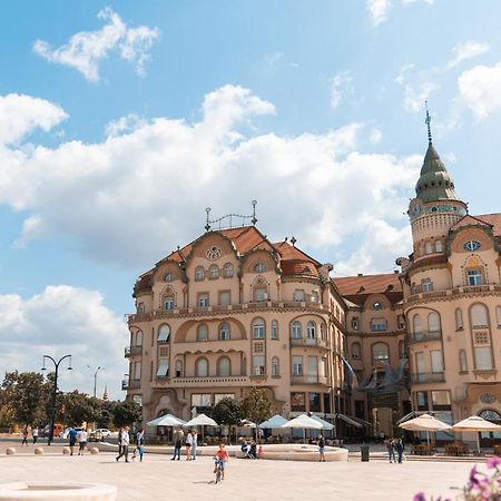 Bluesky Ultra-Central Premium Apartment Oradea Ngoại thất bức ảnh