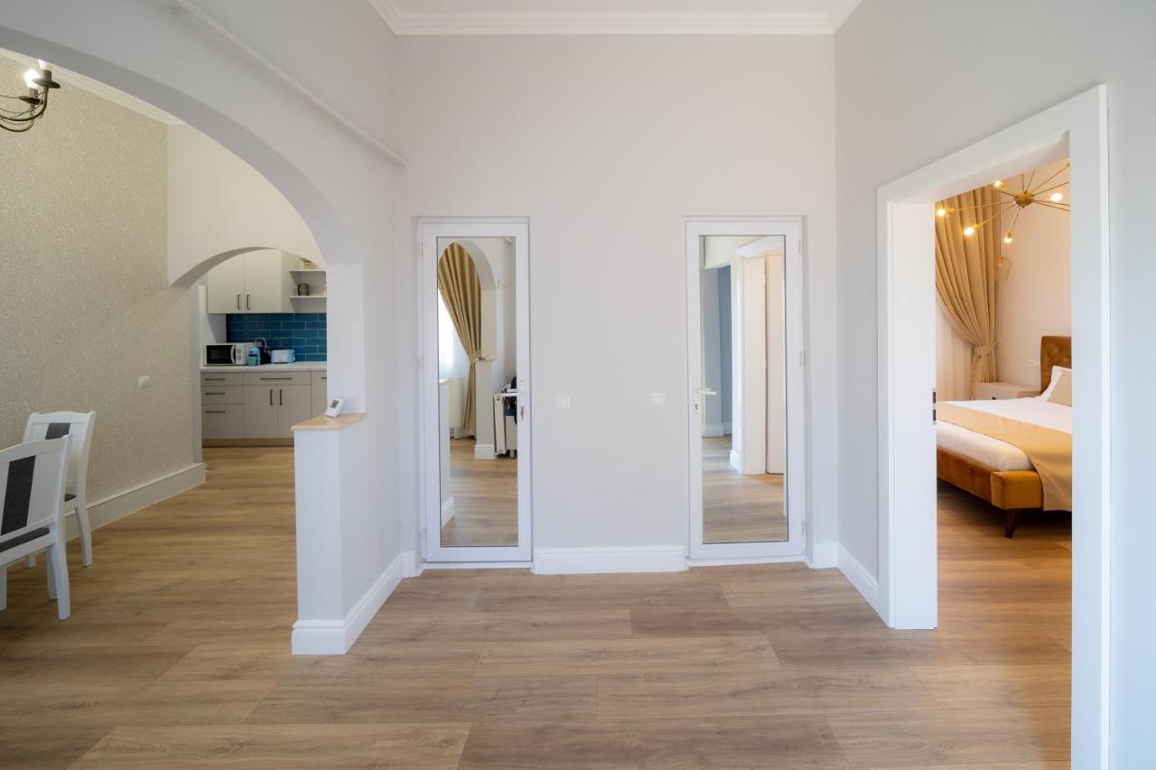 Bluesky Ultra-Central Premium Apartment Oradea Ngoại thất bức ảnh