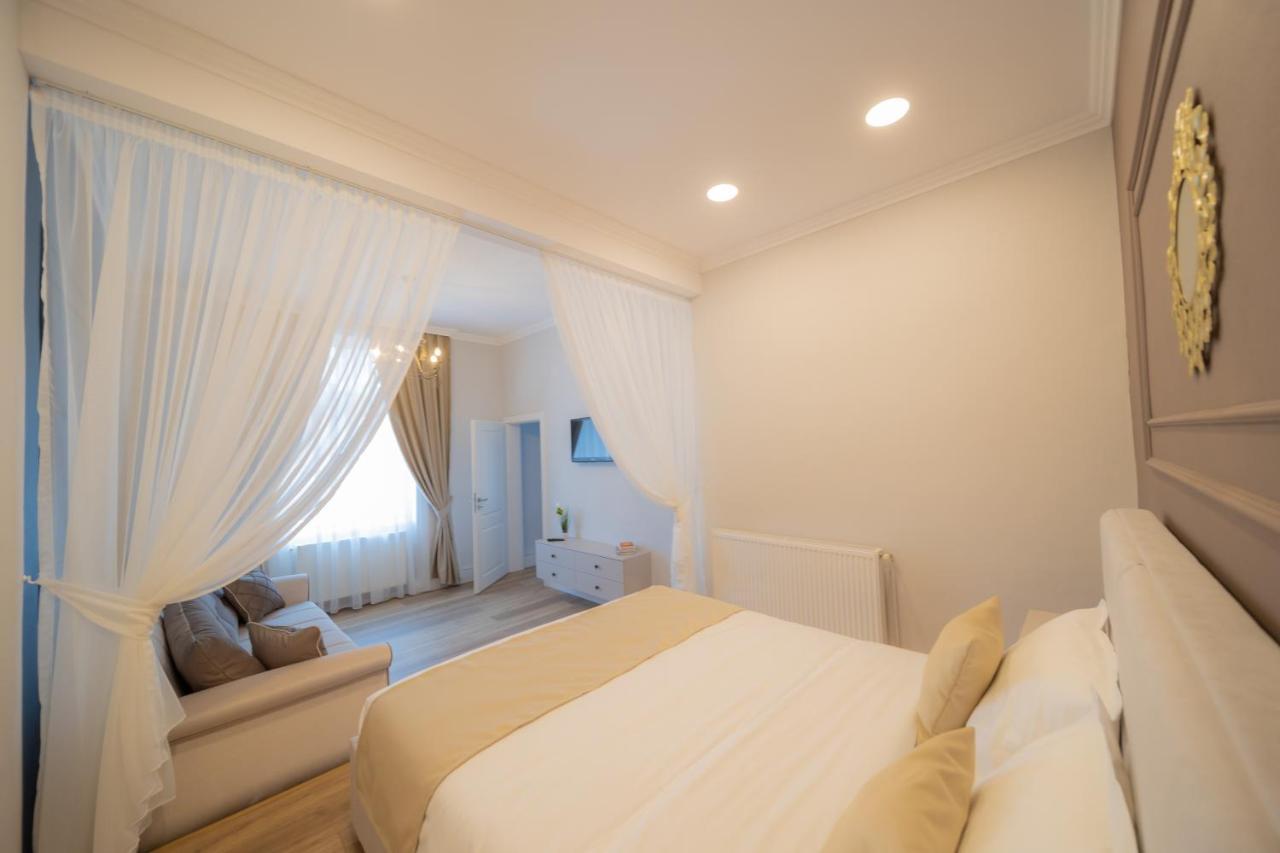 Bluesky Ultra-Central Premium Apartment Oradea Ngoại thất bức ảnh