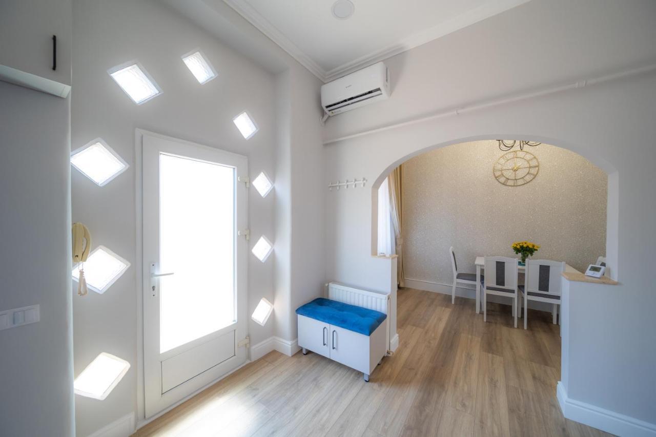Bluesky Ultra-Central Premium Apartment Oradea Ngoại thất bức ảnh