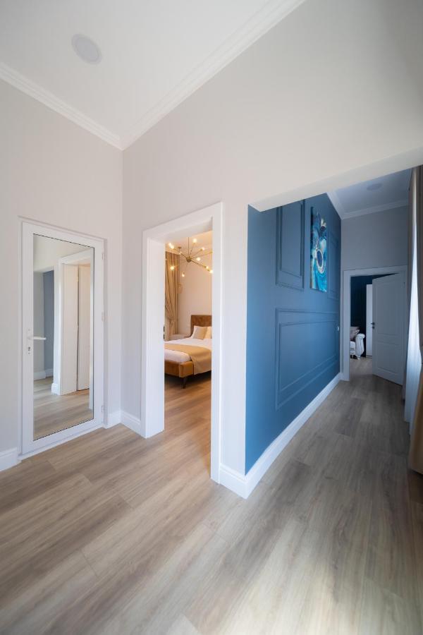 Bluesky Ultra-Central Premium Apartment Oradea Ngoại thất bức ảnh