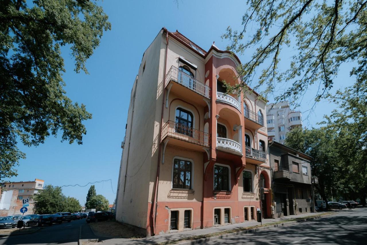 Bluesky Ultra-Central Premium Apartment Oradea Ngoại thất bức ảnh